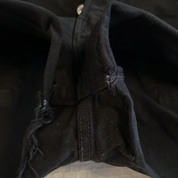 Levi’s Ribcage Jean Shorts - Picture 5 of 5